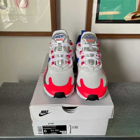 Women’s Nike Air Max 270 React - Picture 3 of 4